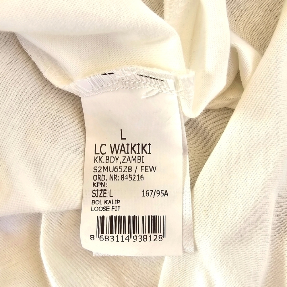 LC Waikiki Classic Graphic Print T-shirt with Side Slits, Size Large, Loose Fit - Picture 7 of 7